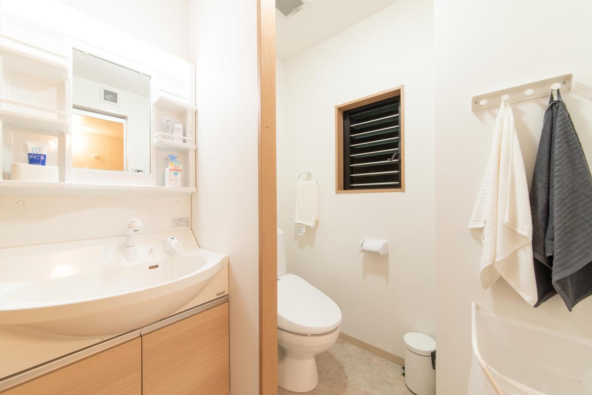 Clover Heights Apartment *